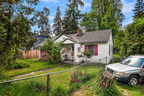 $875,000 | 8315 Ravenna Avenue Northeast, Seattle, WA 98115