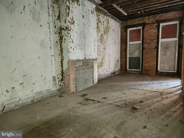 an empty room with closet