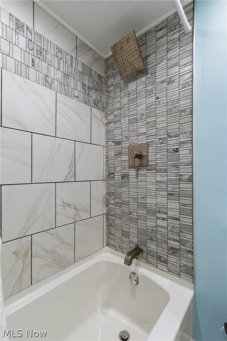 6120 Westerham Road Cleveland, OH 44124 - Photo 24 of 35