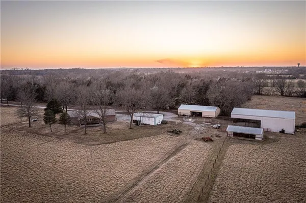 $865,000 | 6260 183rd Road, Chanute, KS 66720