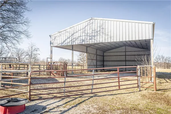 $450,000 | 6260 183rd Road, Chanute, KS 66720