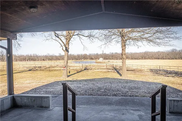 $450,000 | 6260 183rd Road, Chanute, KS 66720