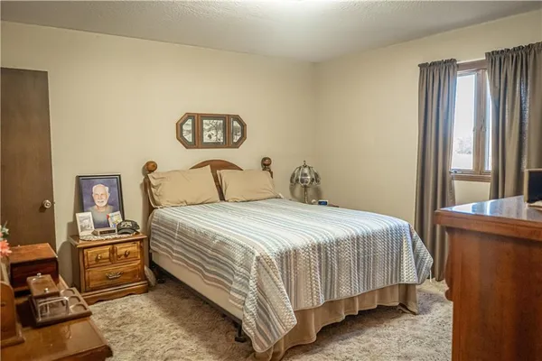 $865,000 | 6260 183rd Road, Chanute, KS 66720