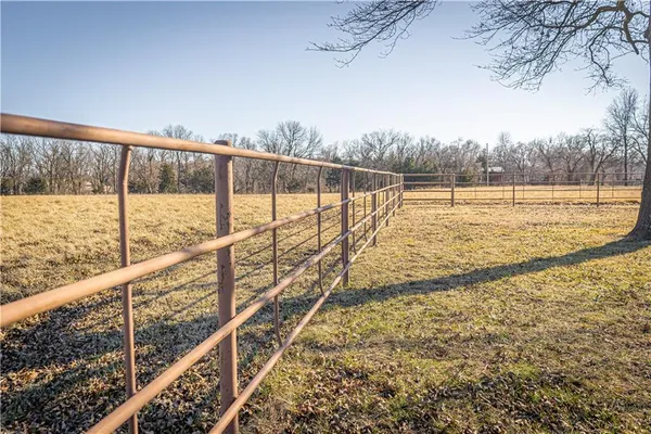 $865,000 | 6260 183rd Road, Chanute, KS 66720