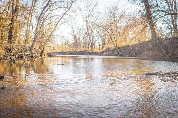 $865,000 | 6260 183rd Road, Chanute, KS 66720