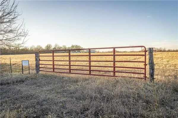 $450,000 | 6260 183rd Road, Chanute, KS 66720