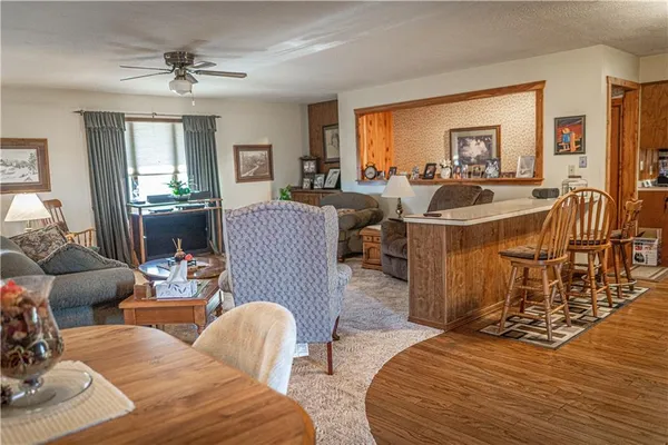 $450,000 | 6260 183rd Road, Chanute, KS 66720