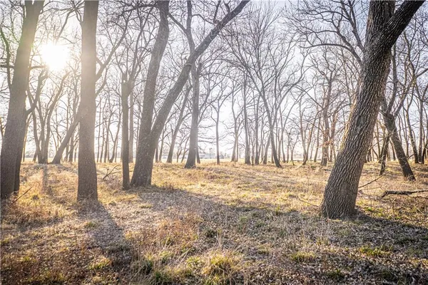 $865,000 | 6260 183rd Road, Chanute, KS 66720