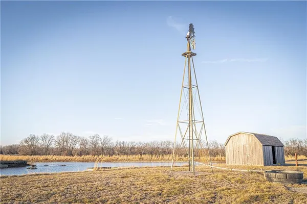 $865,000 | 6260 183rd Road, Chanute, KS 66720