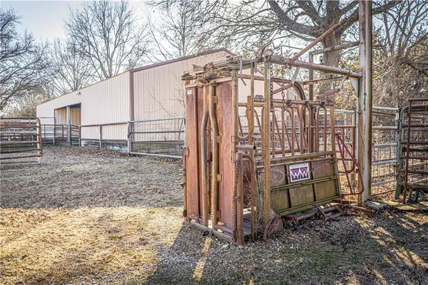 $865,000 | 6260 183rd Road, Chanute, KS 66720