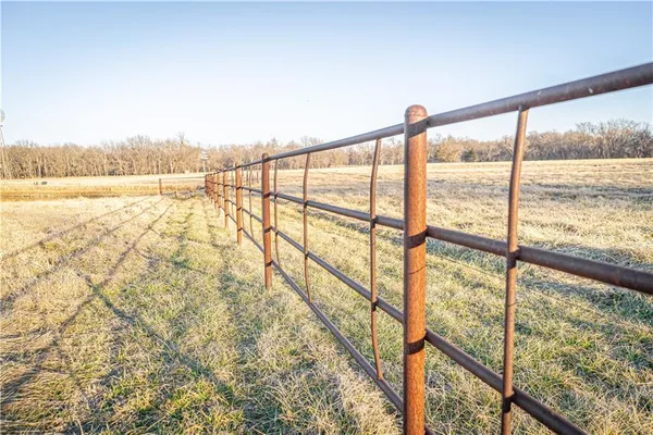 $450,000 | 6260 183rd Road, Chanute, KS 66720