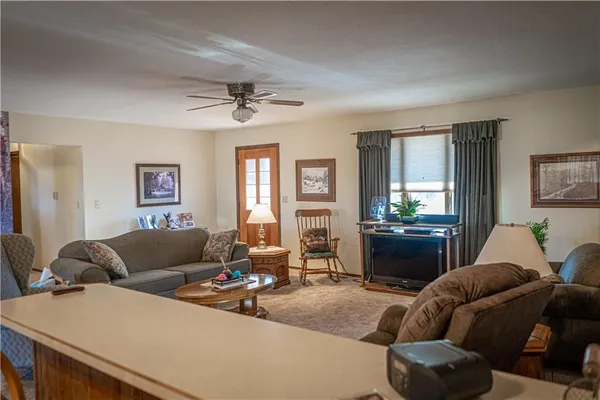 $865,000 | 6260 183rd Road, Chanute, KS 66720