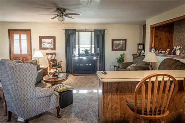 $450,000 | 6260 183rd Road, Chanute, KS 66720