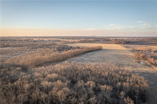 $865,000 | 6260 183rd Road, Chanute, KS 66720