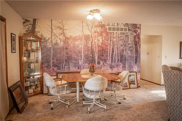 $865,000 | 6260 183rd Road, Chanute, KS 66720