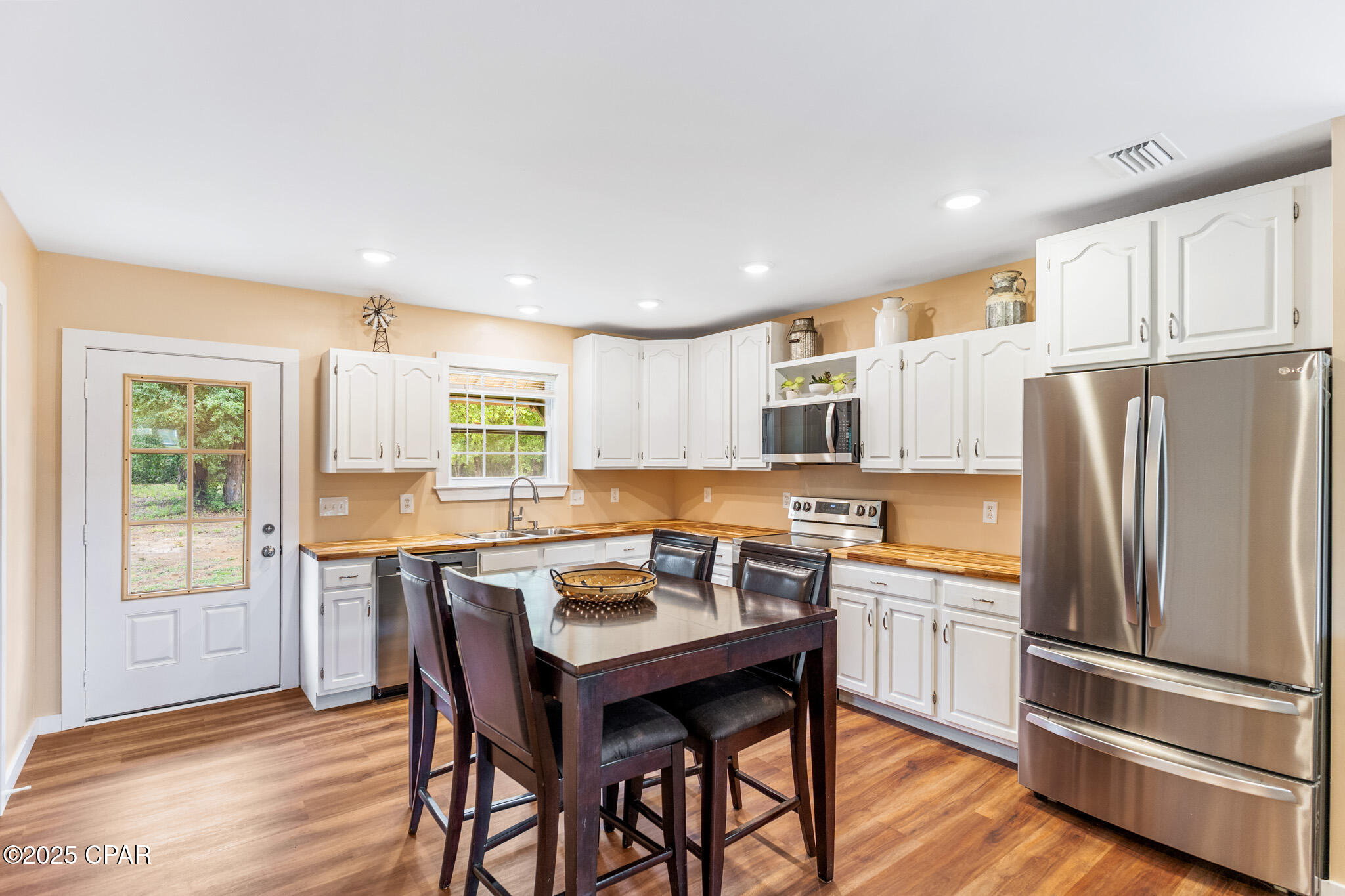 12440 Forest Glen Road Fountain, FL 32438 - Photo 6 of 22