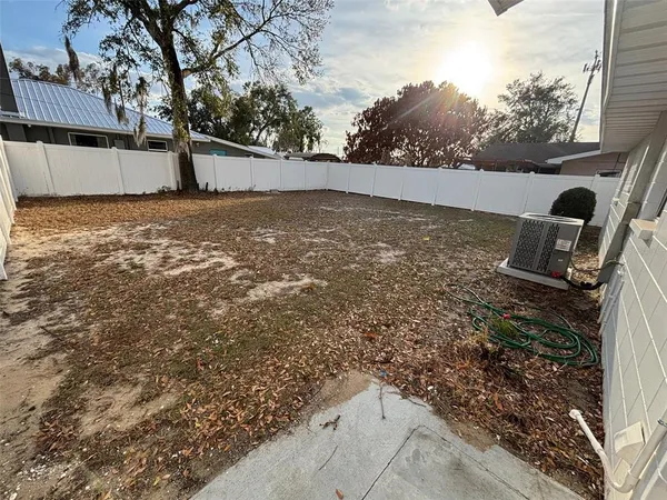 a view of a yard