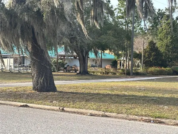 $1,575 | 255 East Pomelo Street, Lake Alfred, FL 33850