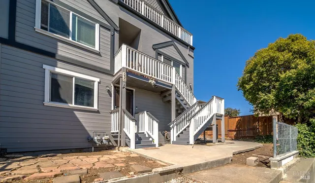 $770,000 | 330 Capitol Street, Vallejo, CA 94590