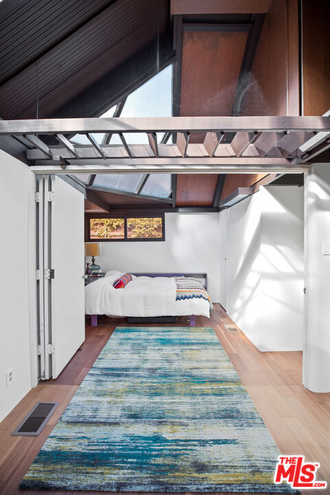 175 Greenfield Avenue Los Angeles, CA 90049 - Photo 19 of 26