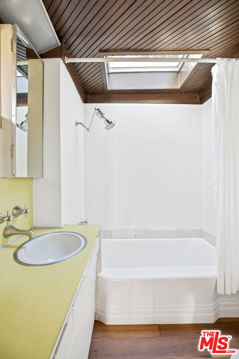 175 Greenfield Avenue Los Angeles, CA 90049 - Photo 20 of 26