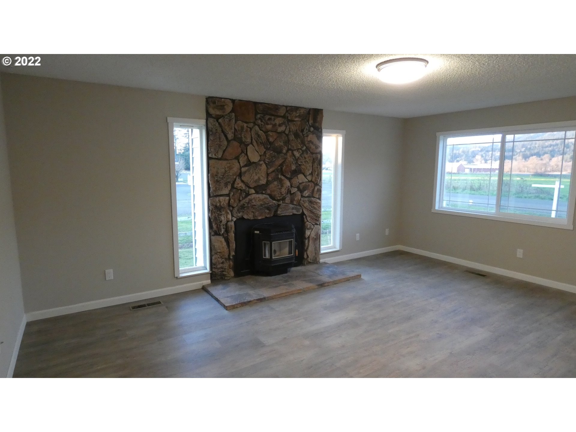 8805 Fairview Road Tillamook, OR 97141 - Photo 7 of 14 Gallery Image 7