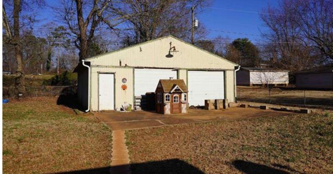 207 Highland Road Duncan, SC 29334 - Photo 11 of 12 Gallery Image 11