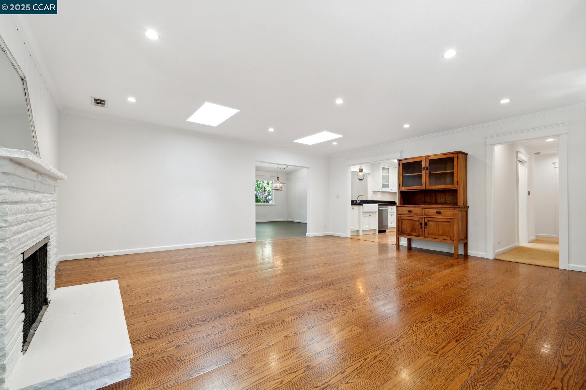 1069 Carol Lane Lafayette, CA 94549 - Photo 2 of 16