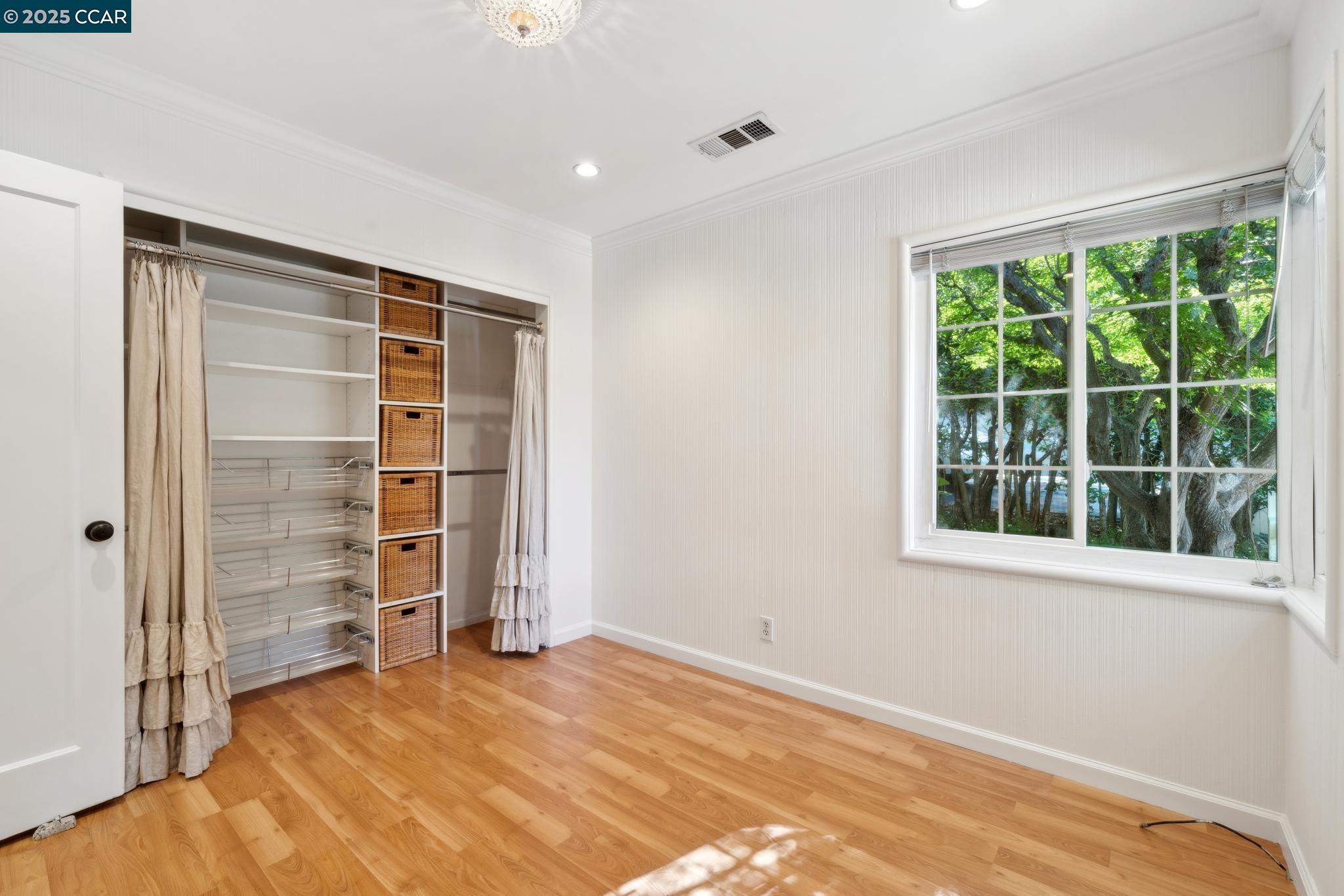 1069 Carol Lane Lafayette, CA 94549 - Photo 5 of 16