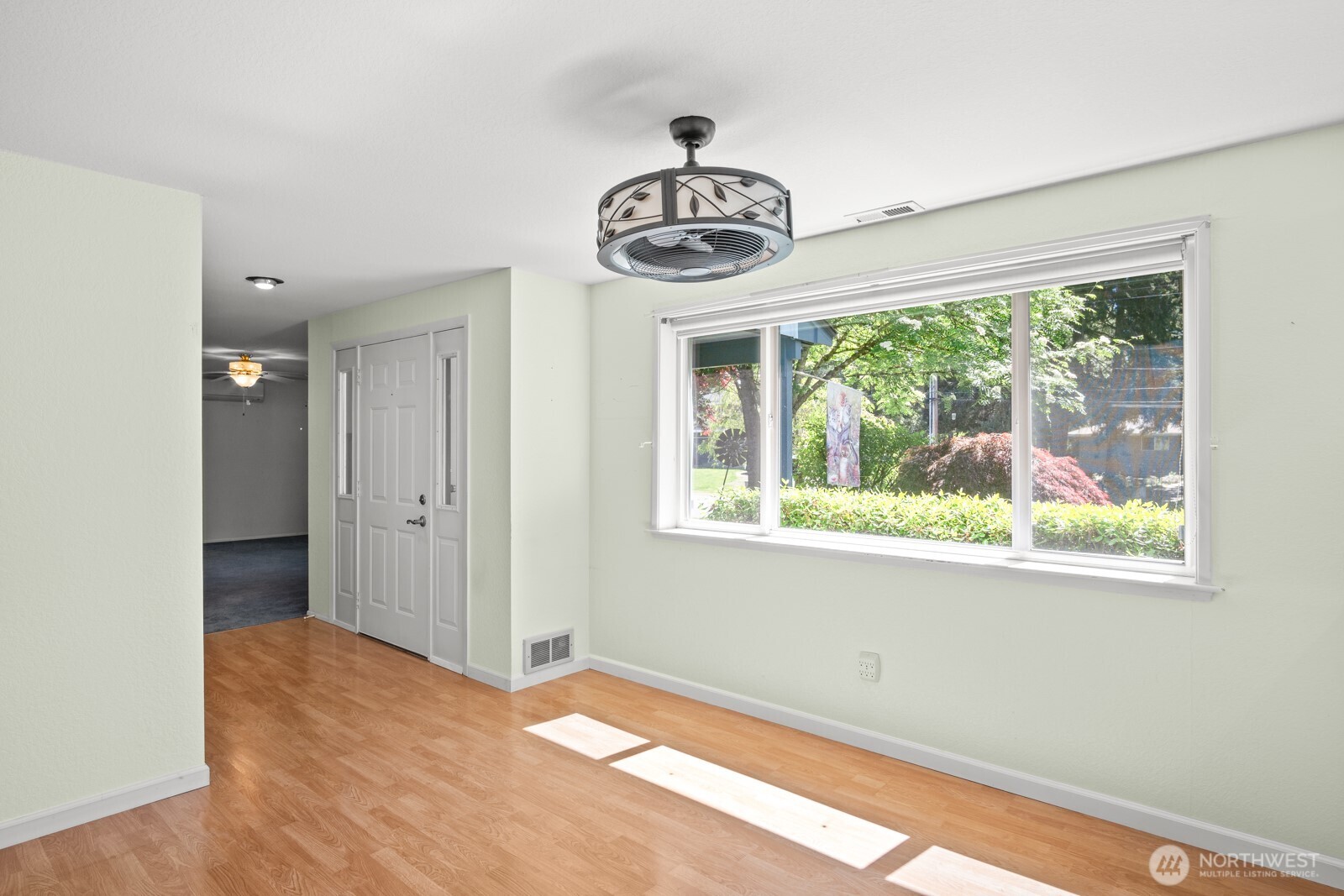 5515 143rd Street Southwest Edmonds, WA 98026 - Photo 10 of 26 Gallery Image 10