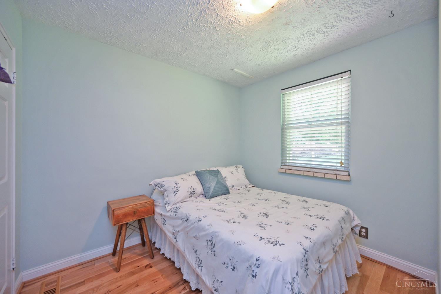 7750 Forest Road Cincinnati, OH 45255 - Photo 29 of 48 Hickory Hardwood Floors