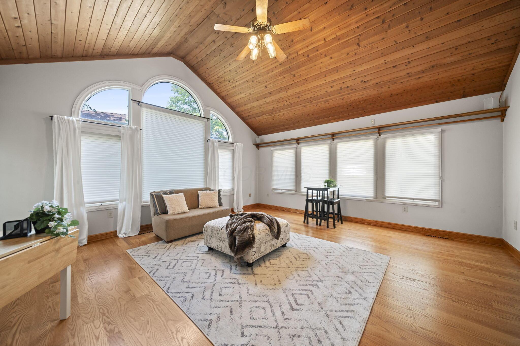 5062 Broadview Road Columbus, OH 43230 - Photo 19 of 45 Great Room