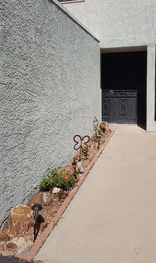 2775 West Anklam Road, Unit D Tucson, AZ 85745 - Photo 2 of 9