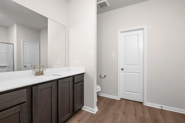 $2,210 | 201 North Island Drive, Terrell, TX 75160