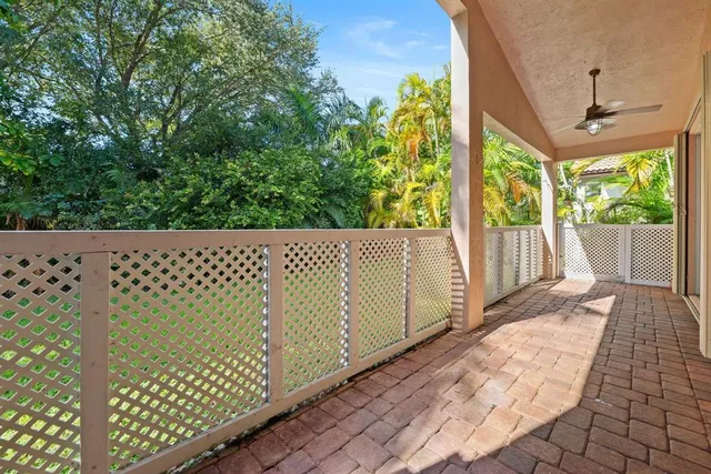 a side view of a pathway