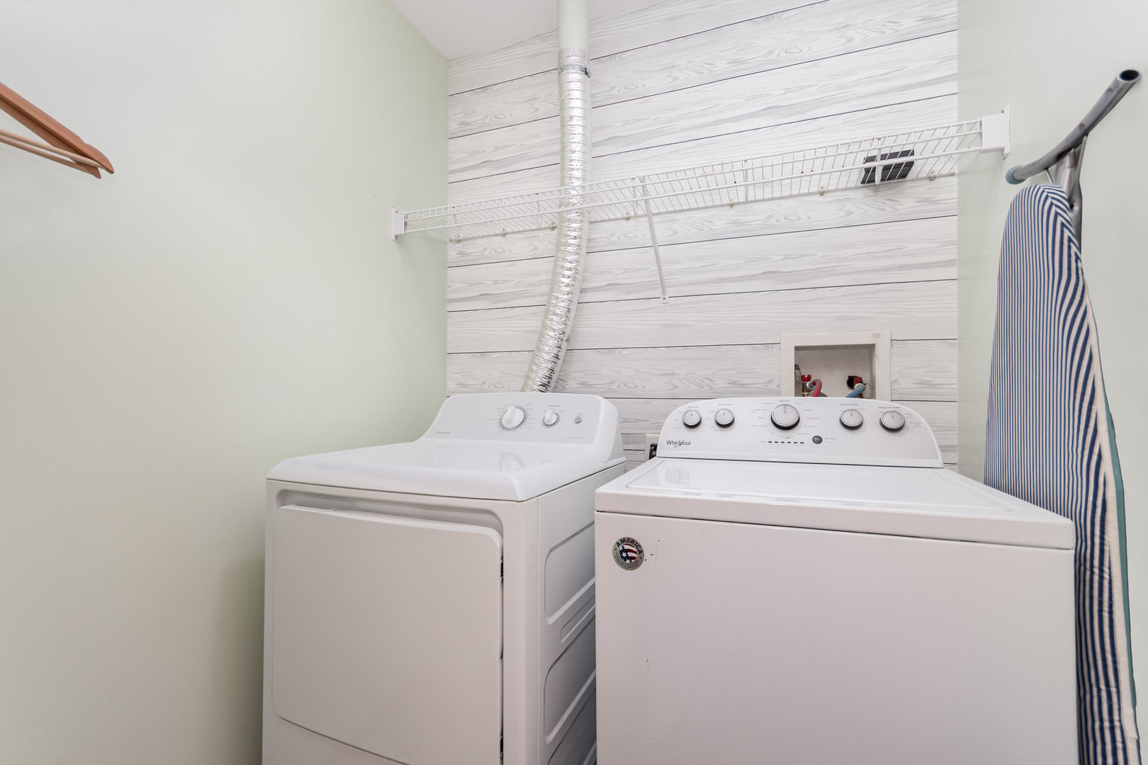 1796 South Wentworth Circle Romeoville, IL 60446 - Photo 18 of 21 a utility room with dryer and washer