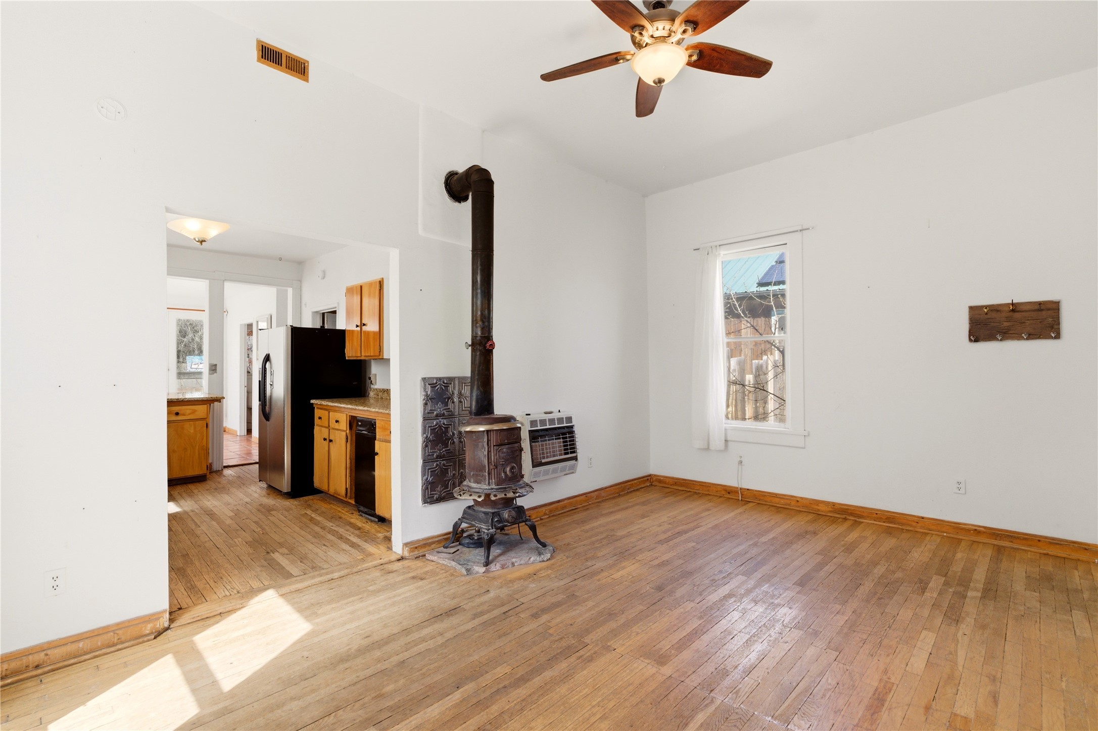 1 Opera House Road Cerrillos, NM 87010 - Photo 5 of 45