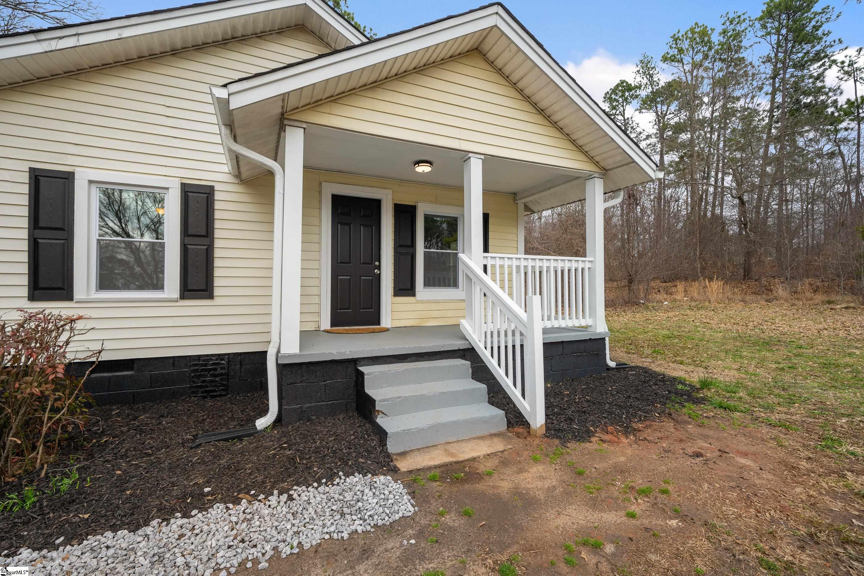 1180 Jackson Street Duncan, SC 29334 - Photo 4 of 21 Gallery Image 4