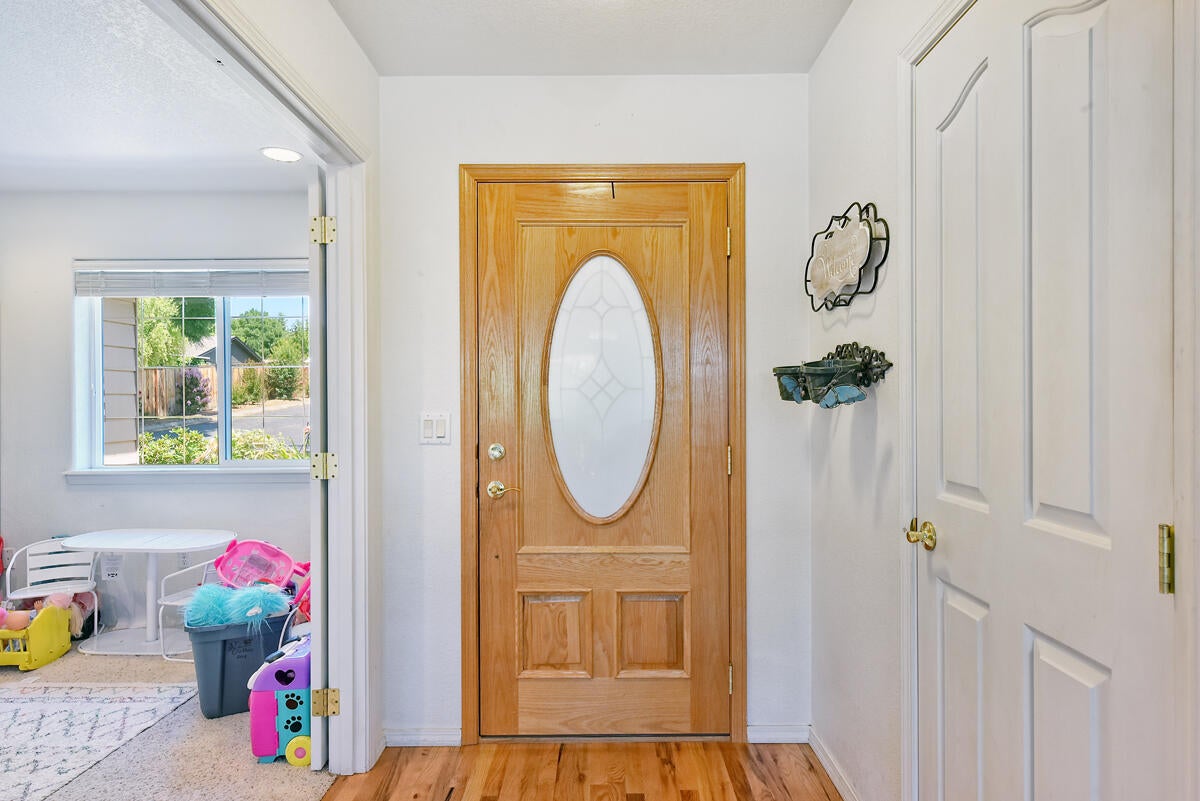2398 Springbrook Road, Unit 1 Medford, OR 97504 - Photo 23 of 26 DSC_2934
