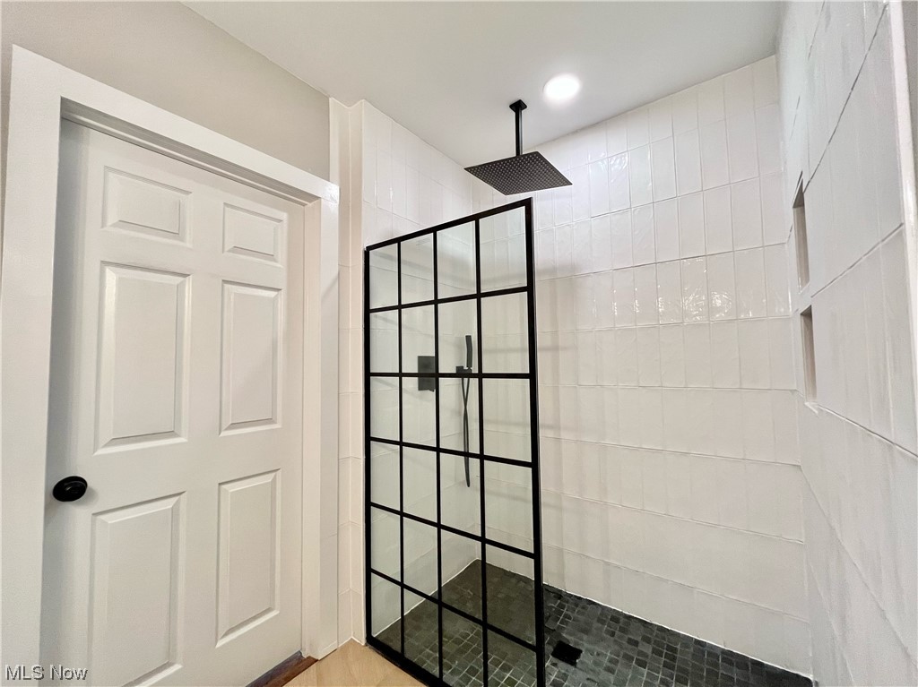 3277 Kildare Road Cleveland, OH 44118 - Photo 16 of 27 Gallery Image 16