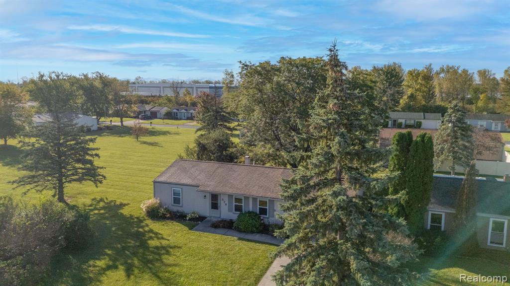 578 Newport Road Carleton, MI 48117 - Photo 4 of 38