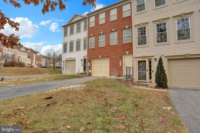 $2,695 | 3902 Cotton Tree Lane, Burtonsville, MD 20866