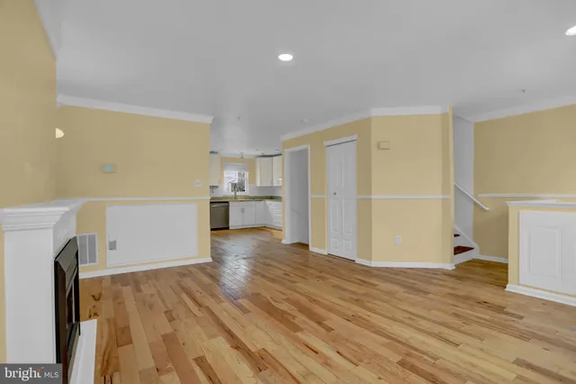 $2,695 | 3902 Cotton Tree Lane, Burtonsville, MD 20866