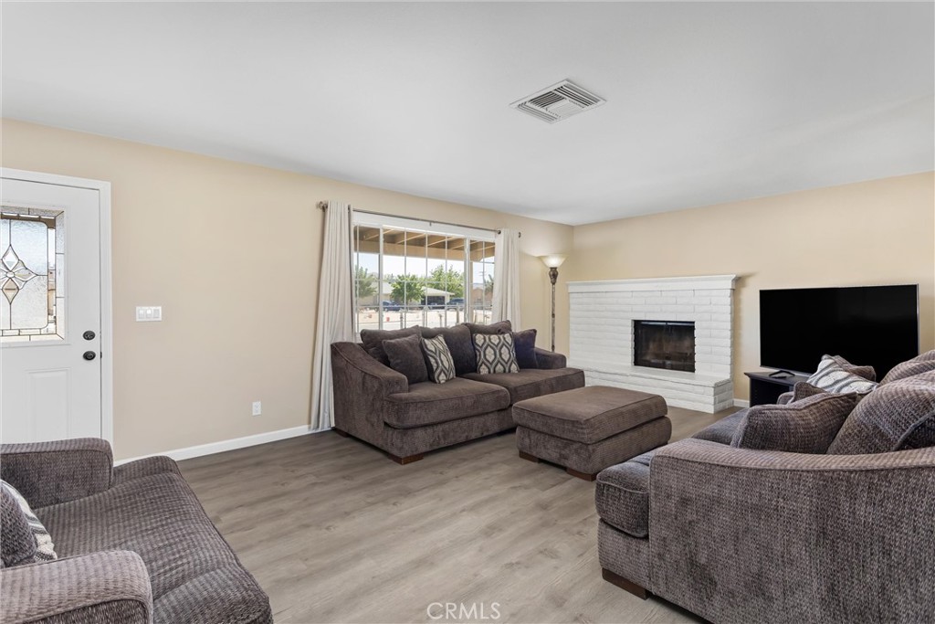 58146 Spring Drive Yucca Valley, CA 92284 - Photo 5 of 29
