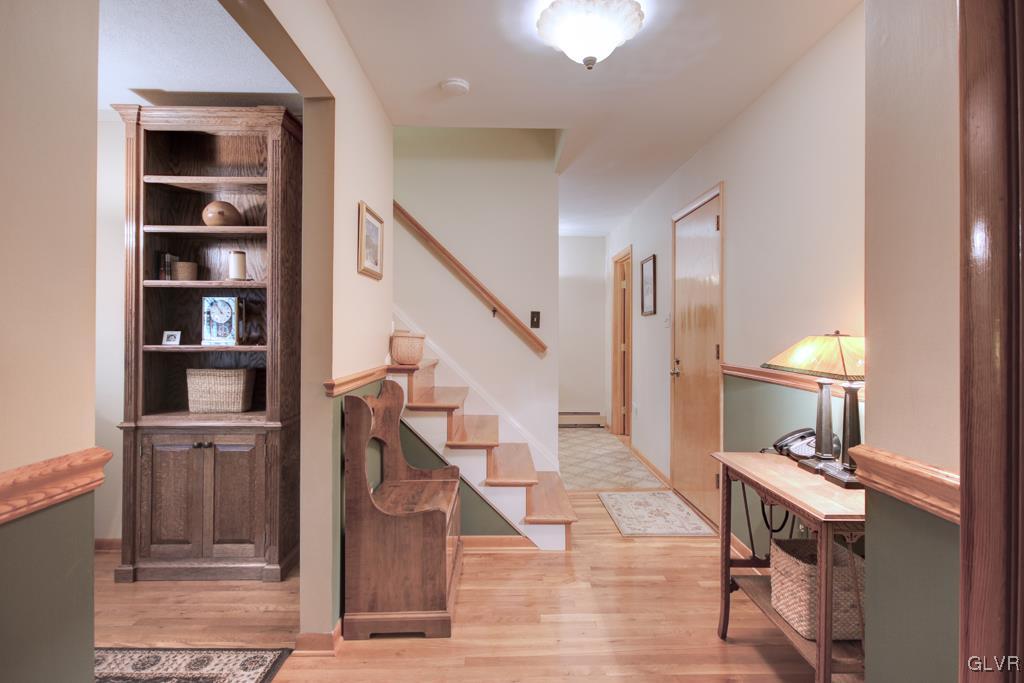 1100 Place Road Bethlehem, PA 18017 - Photo 3 of 26 Spacious Foyer W/HW Floor, Chair Rail