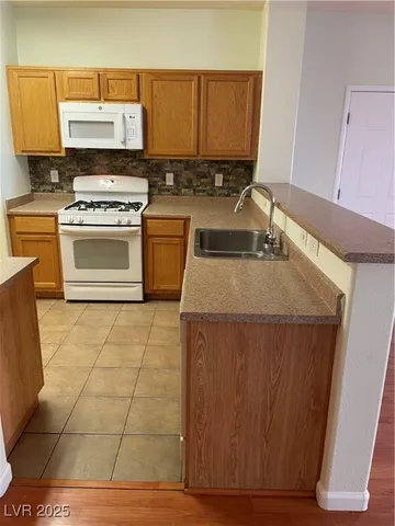 $1,775 | 5511 East Jackpot Winner Lane, Unit 103, Las Vegas, NV 89122