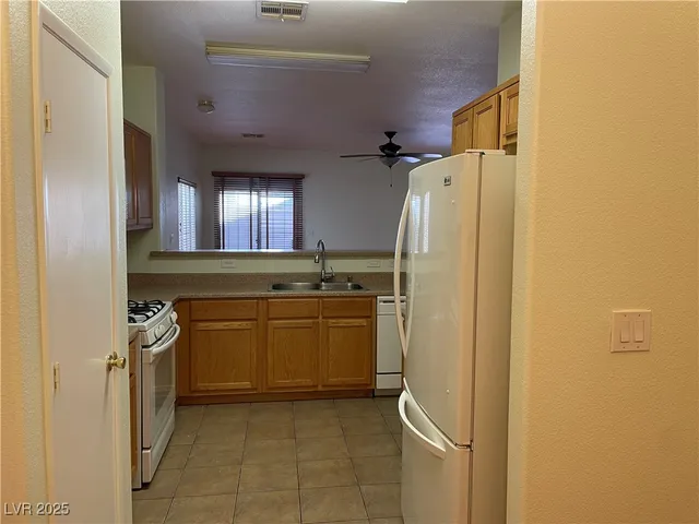 $1,775 | 5511 East Jackpot Winner Lane, Unit 103, Las Vegas, NV 89122