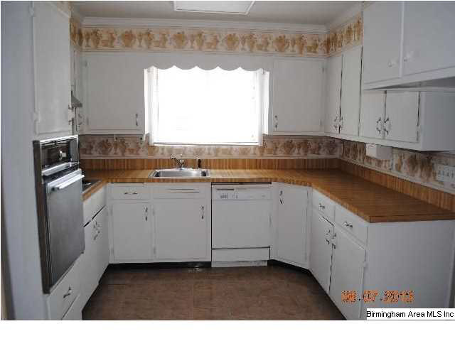 4416 Dolly Ridge Road Birmingham, AL 35243 - Photo 4 of 20 Gallery Image 4