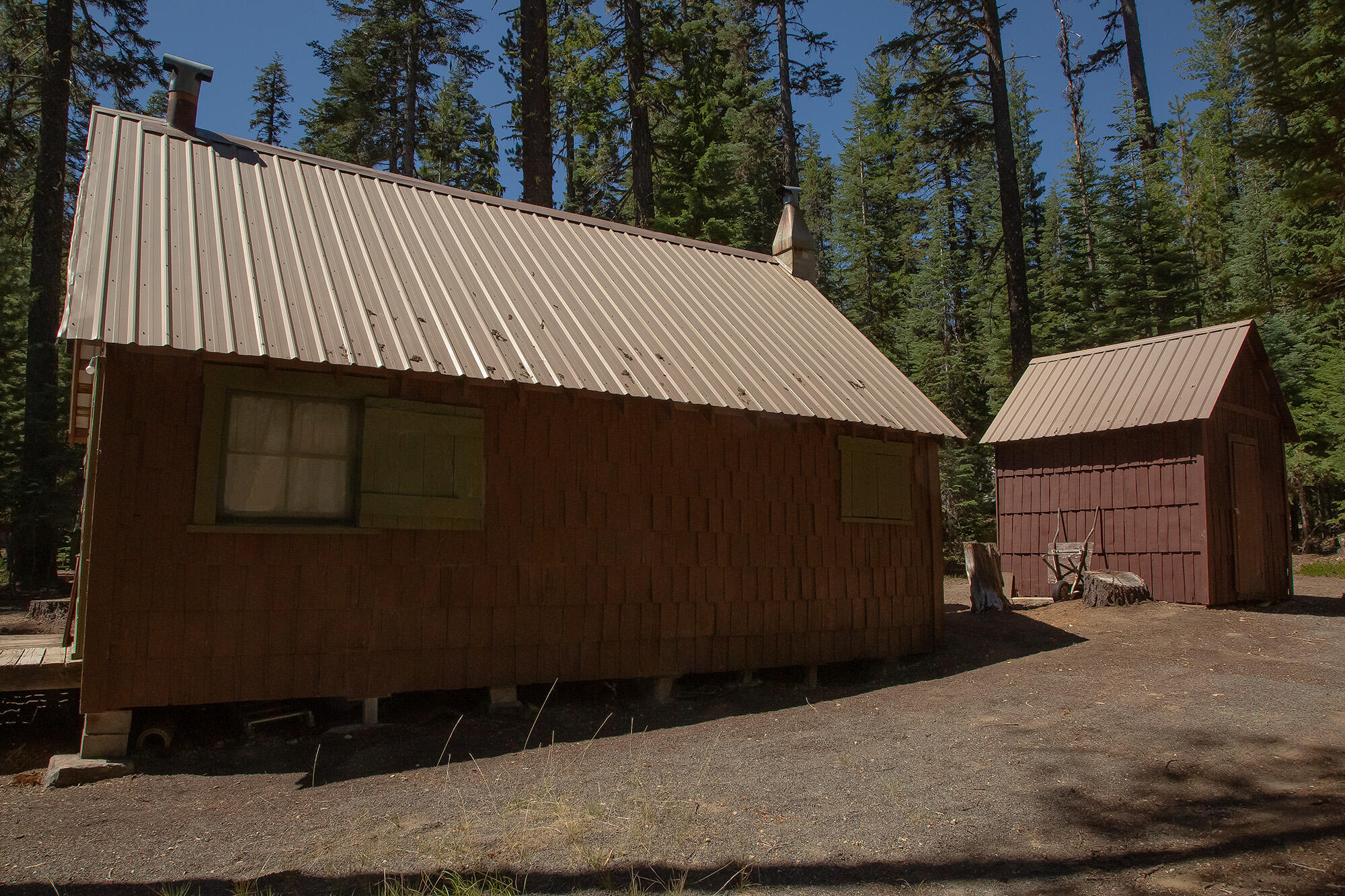 39 Diamond Lake Loop Chemult, OR 97731 - Photo 2 of 16