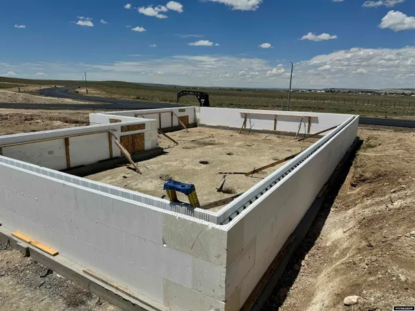 $429,000 | 114 Brook Trout Court, Saratoga, WY 82331